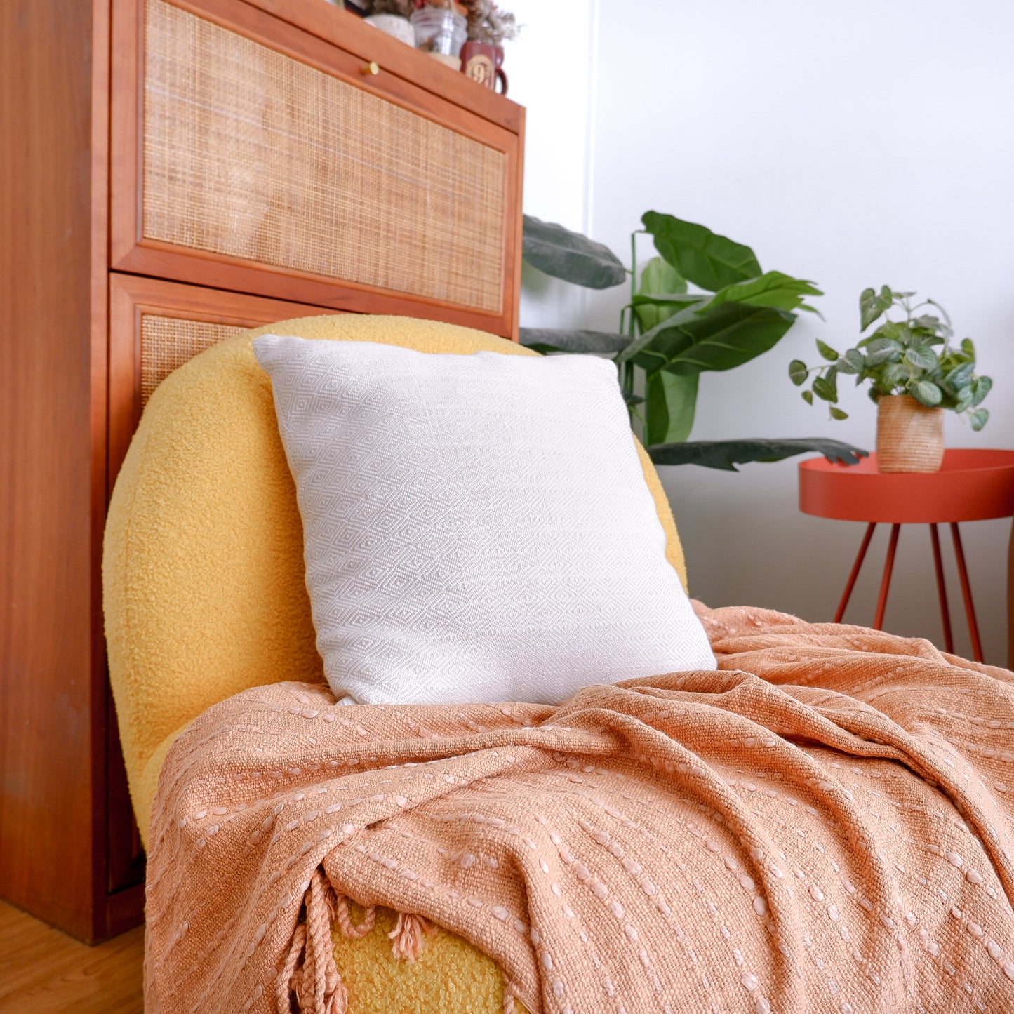SAFFRON | Throw